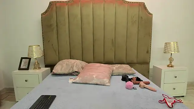 Alessiia_Moon webcam