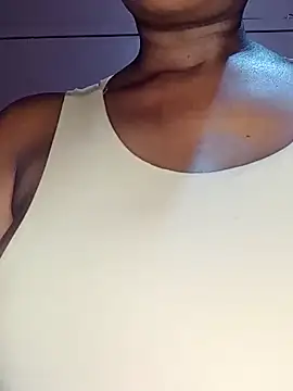 Luciouslips00 Stripchat cam model