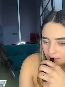 Antonella_Julieta webcam