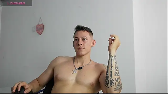 muscle_king_cum (M young) - show precum