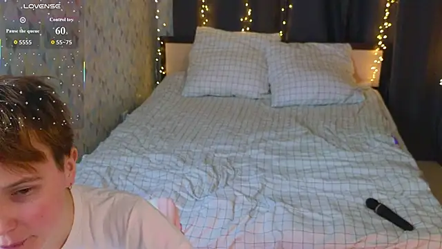 two_gerls_here webcam