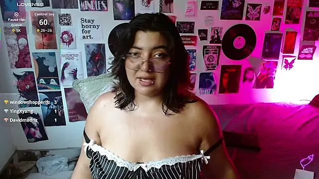 Roxy_f_w webcam