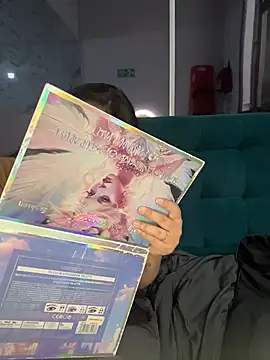 Antonella_Julieta webcam