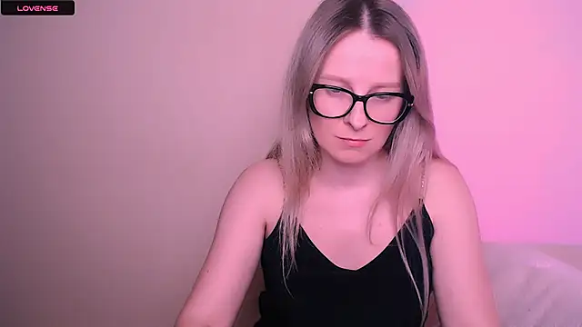 AnnePeach webcam