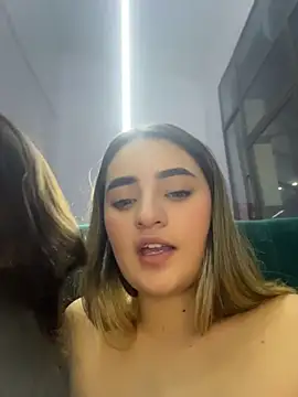 Antonella_Julieta webcam