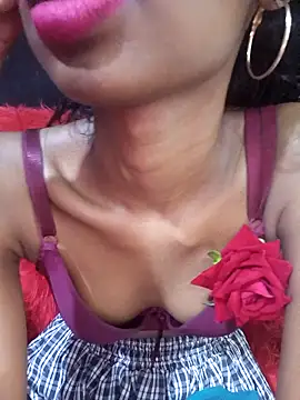 Webcam Model (BunnyBloom25)  is live.Free join now!