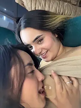 Antonella_Julieta webcam