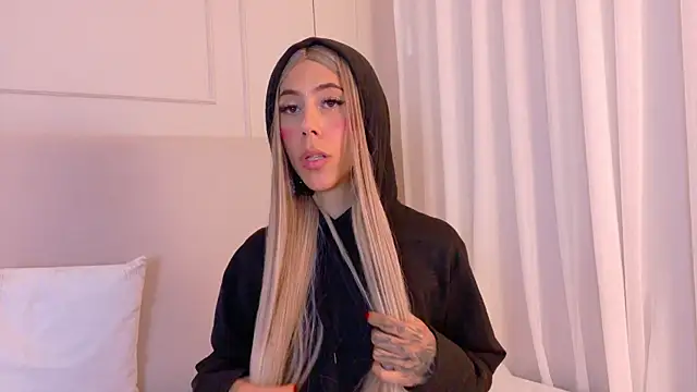 Darlyn_tenderhot__ webcam