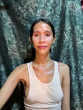 lovelyRAIN143 webcam