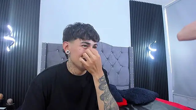 Kenji_n_Rousse webcam