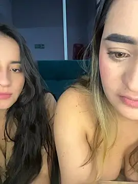 Antonella_Julieta webcam