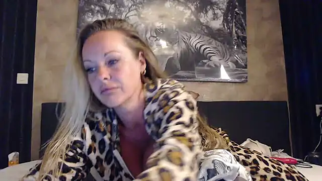 dutch_prinses (F milf) - play