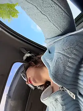 urpuppymoon's live cam