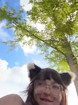 urpuppymoon's live cam