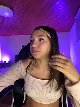 Isabella18_pink Stripchat cam model