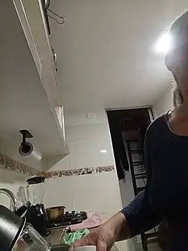 CheekySnowQueen_69 webcam