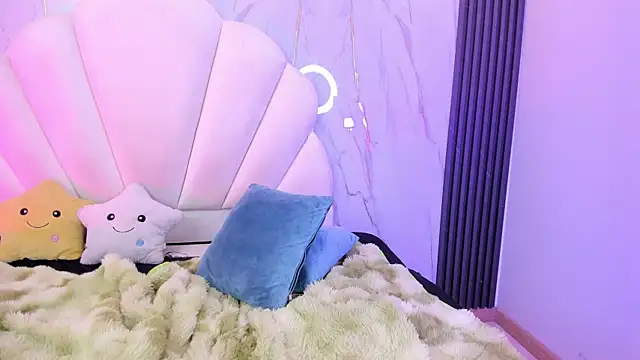 aliicewonderland_ - AliiceWonderland_'s free webcam - UK Sex Cams