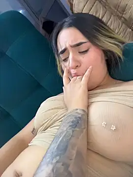 Antonella_Julieta webcam