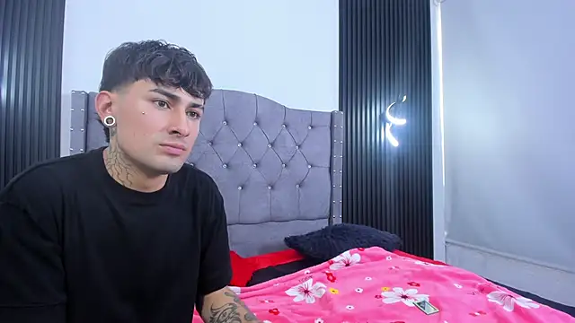 Kenji_n_Rousse webcam