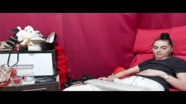 jessystarr - Jessystarr's free webcam - UK Sex Cams