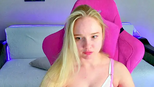 shawty_mia - Shawty_Mia's free webcam - UK Sex Cams