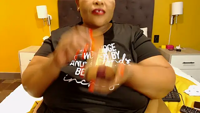 ONIONBOOOTY69 webcam