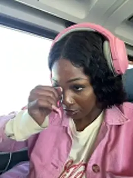 mochakaia (Ask my age) - Play with me on the train