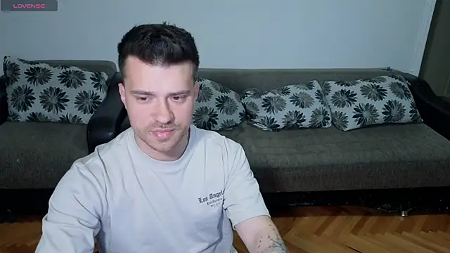 JohnnyStepBro webcam