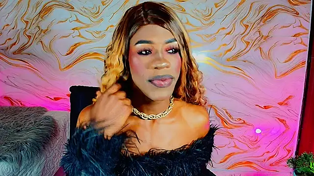 EbonyHansNight webcam