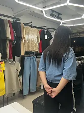 miss_bella_flame (F young) - SHOW MY BIG MELONS IN MY WORK STORE👀😈