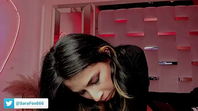 Sara_Foxx1 webcam
