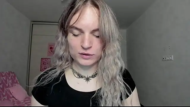 milliKira006 live sex cam