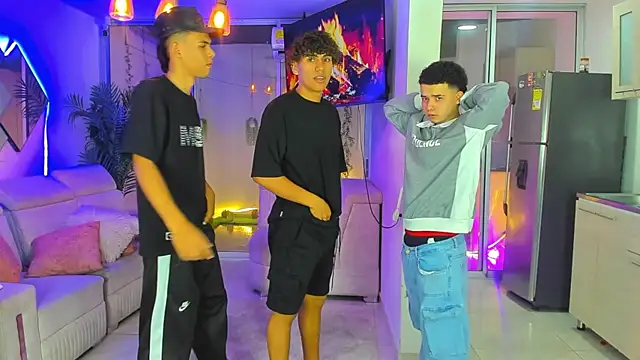 Houseofwarrios webcam