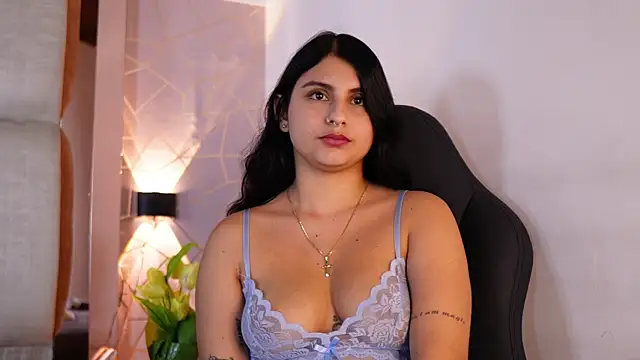 Luu_Princess Stripchat cam model