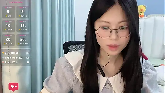 Luna-666 Stripchat cam model