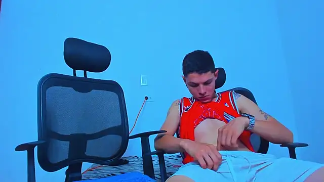 thomas-wil - Thomas-Wil's free webcam - UK Sex Cams