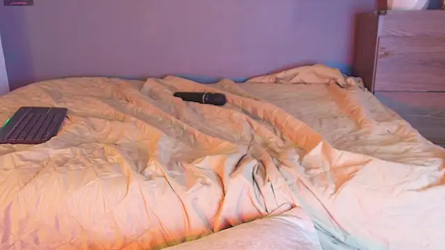 jade_brunnette webcam