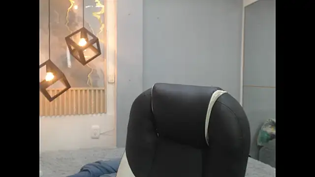 dominantboy4 (M twink) - cum show