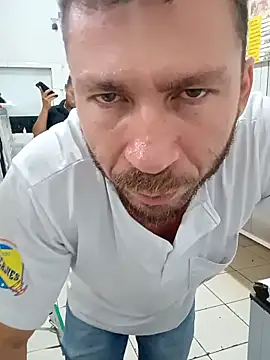 RobertoLuiz84's live cam