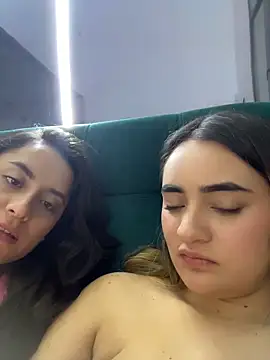 Antonella_Julieta webcam