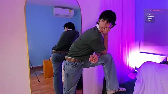 Cheys_Mast live sex cam