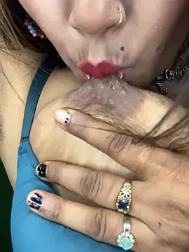 HOTTY-TINA live sex cam