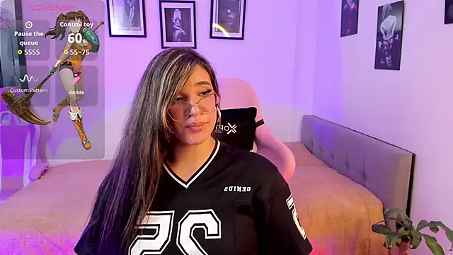 Valen_with_pussy webcam