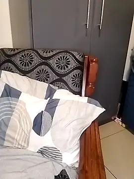 InnocentSlutXx webcam