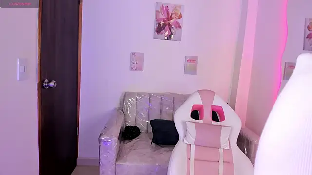 amelia_johnson1 webcam