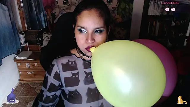 kureiji_hentaii webcam