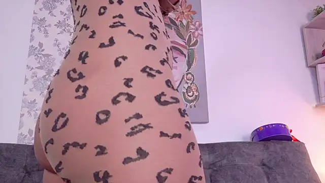 taty_miller - Taty_miller's free webcam - UK Sex Cams