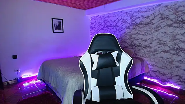 Camila_IRoose webcam