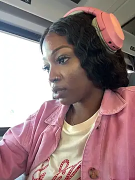 mochakaia (Ask my age) - Play with me on the train