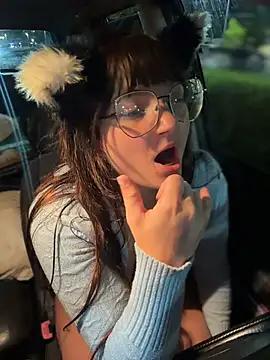 urpuppymoon's live cam